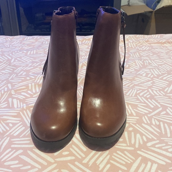 Marc Fisher,  Ankle Boots, Brown, 8 1/2 - Picture 4 of 9